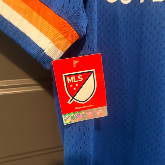 NWT Men's FC Cincinnati Mitchell & Ness Blue Special Script Mesh V-neck jersey L - Picture 10 of 12